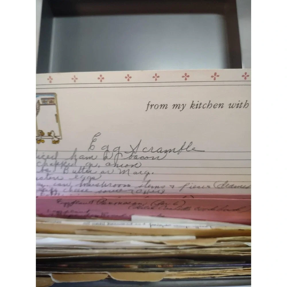 Vintage Grandmas Handwritten Recipe Cards & Clippings In Sears Tower Box